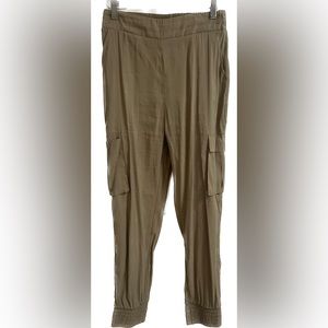 NWOT Gilli Khaki Tan Casual Cargo Joggers * Perfect Condition*